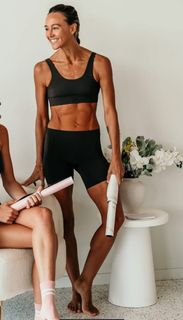 Sharni Vinson feet photo thumbnail