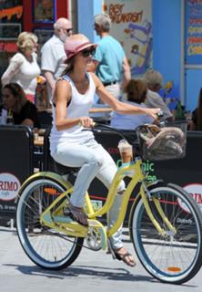 Sharni Vinson feet photo thumbnail