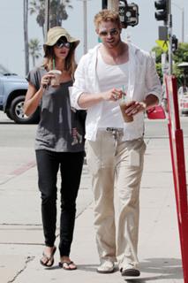 Sharni Vinson feet photo thumbnail