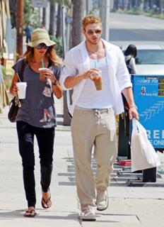 Sharni Vinson feet photo thumbnail