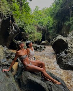 Sharni Vinson feet photo thumbnail