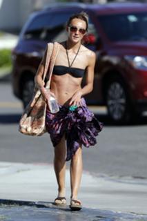 Sharni Vinson feet photo thumbnail