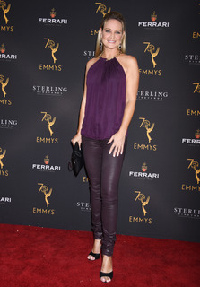 Sharon Case feet photo 8