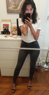 Sharon Dubois feet photo thumbnail