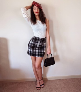 Sharon Dubois feet photo thumbnail