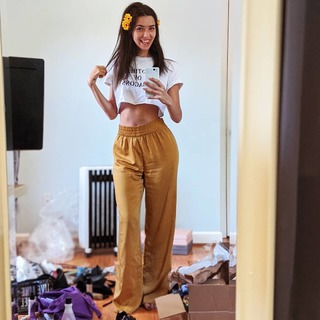 Sharon Dubois feet photo thumbnail