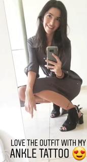 Sharon Dubois feet photo thumbnail