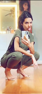 Sharon Dubois feet photo thumbnail