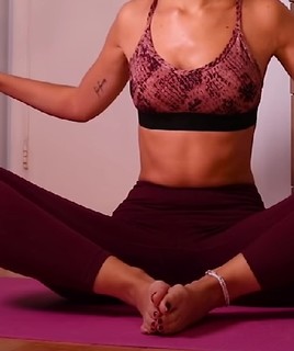 Sharon Dubois feet photo thumbnail