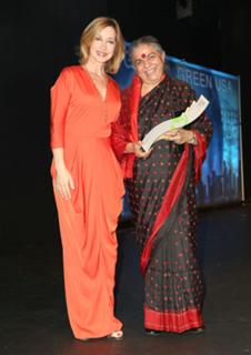 Sharon Lawrence feet photo 10