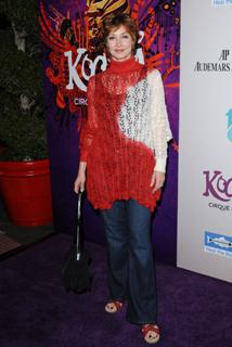 Sharon Lawrence feet photo 5