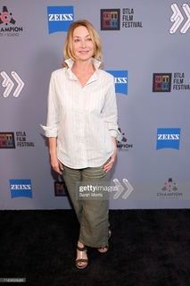 Sharon Lawrence feet photo 4