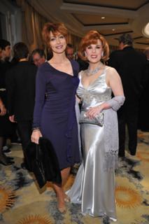 Sharon Lawrence feet photo 7