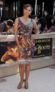 Sharon Leal feet photo 20