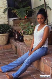 Sharon Leal feet photo 9