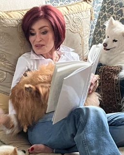 Sharon Osbourne feet photo thumbnail