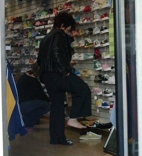 Sharon Osbourne feet photo thumbnail