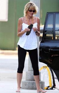 Sharon Stone feet photo thumbnail