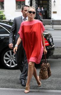 Sharon Stone feet photo thumbnail