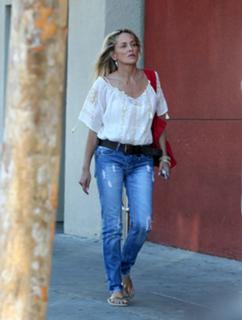 Sharon Stone feet photo thumbnail