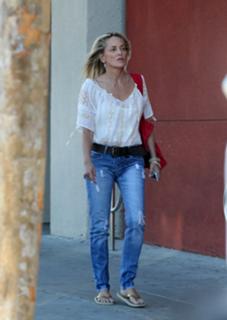 Sharon Stone feet photo thumbnail