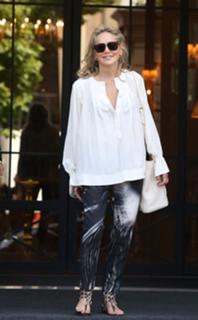 Sharon Stone feet photo thumbnail