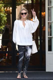 Sharon Stone feet photo thumbnail