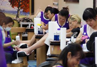 Sharon Stone feet photo thumbnail