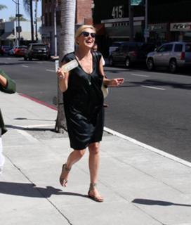 Sharon Stone feet photo thumbnail