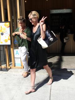 Sharon Stone feet photo thumbnail