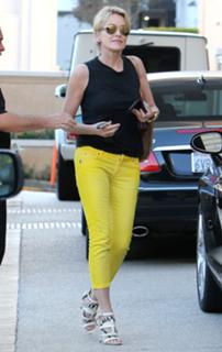 Sharon Stone feet photo thumbnail