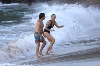 Sharon Stone feet photo thumbnail