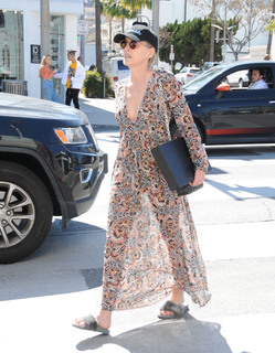Sharon Stone feet photo thumbnail