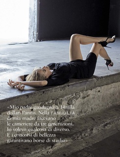 Sharon Stone feet photo thumbnail