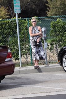 Sharon Stone feet photo thumbnail
