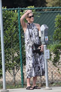 Sharon Stone feet photo thumbnail