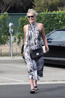 Sharon Stone feet photo thumbnail
