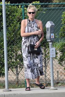 Sharon Stone feet photo thumbnail