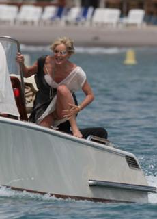 Sharon Stone feet photo thumbnail