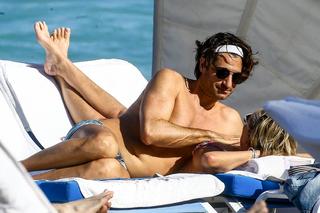 Sharon Stone feet photo thumbnail
