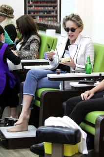 Sharon Stone feet photo thumbnail