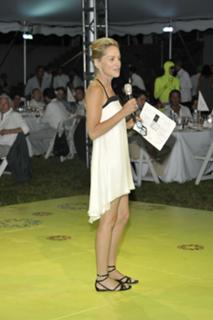 Sharon Stone feet photo thumbnail