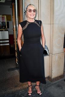 Sharon Stone feet photo thumbnail