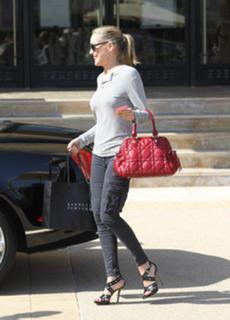 Sharon Stone feet photo thumbnail