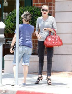 Sharon Stone feet photo thumbnail