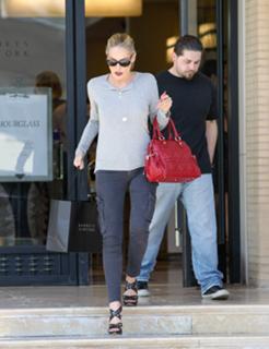 Sharon Stone feet photo thumbnail