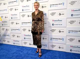 Sharon Stone feet photo thumbnail