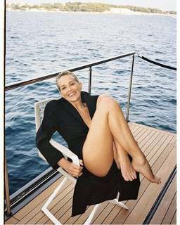 Sharon Stone feet photo thumbnail