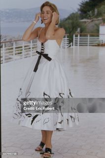 Sharon Stone feet photo thumbnail