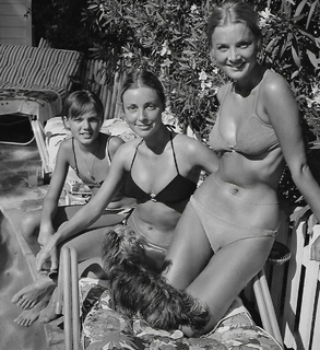 Sharon Tate feet photo thumbnail